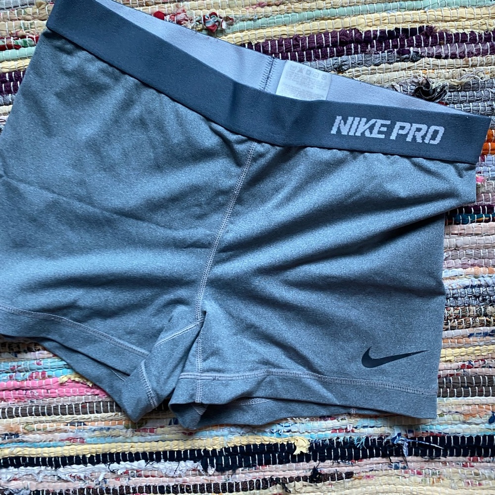 Nike pro